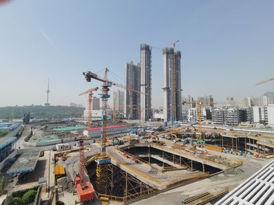 復星外灘中心長江之眼藝術中心晝夜施工，近千名建設者奮戰推進土方開挖